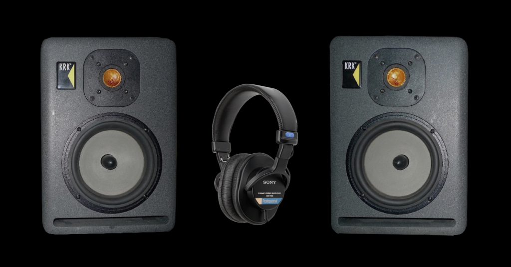 01_Fig 1 Speakers vs Headphones