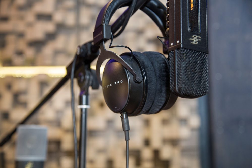 Beyerdynamic DT 1770 Pro Studio Headphone Review - Sonarworks Blog